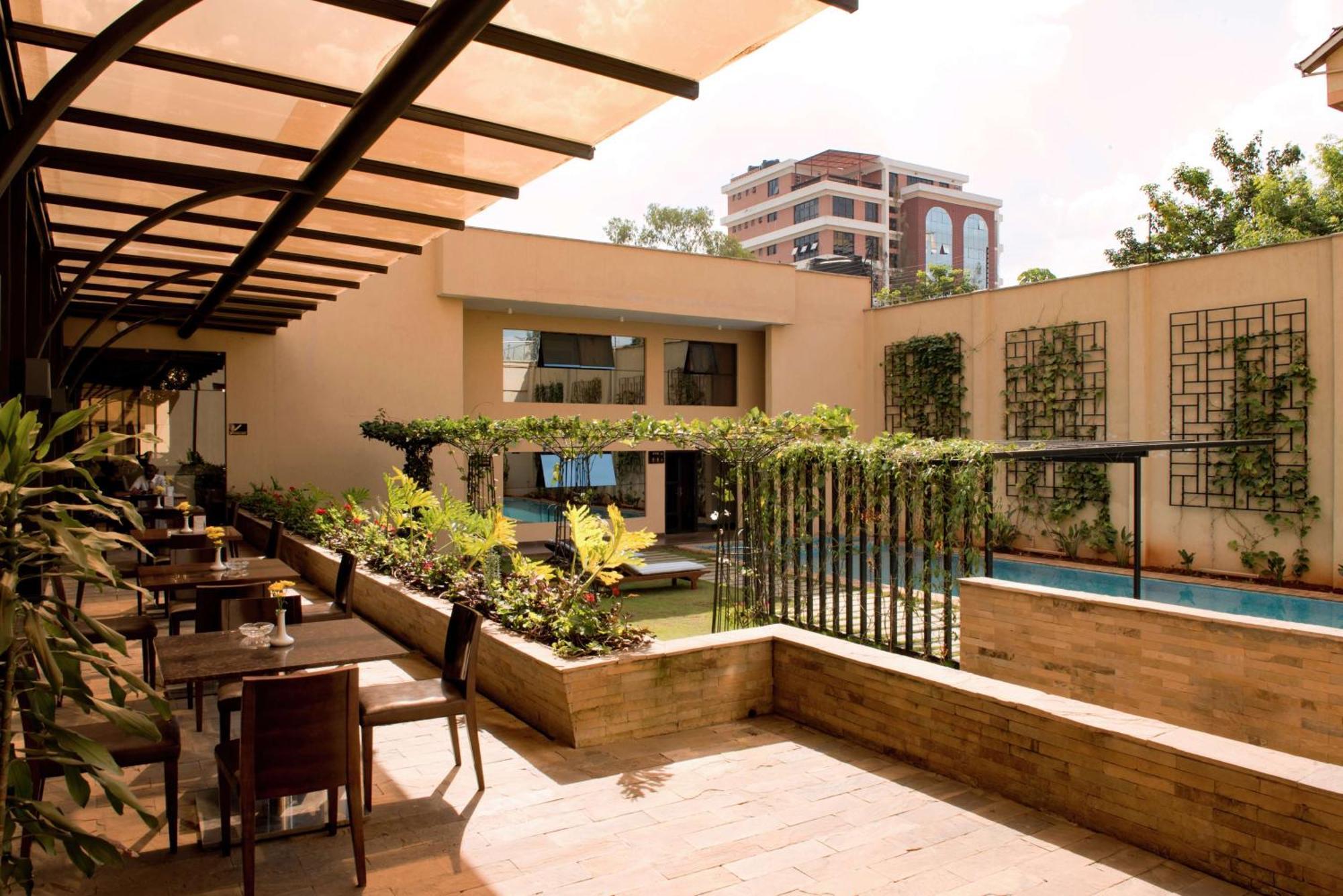 Doubletree By Hilton Nairobi Hotel Exterior foto